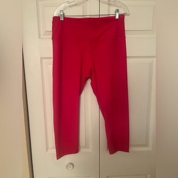 NWOT 90 Degree By Reflex Pink Cropped Leggings - Picture 2 of 5